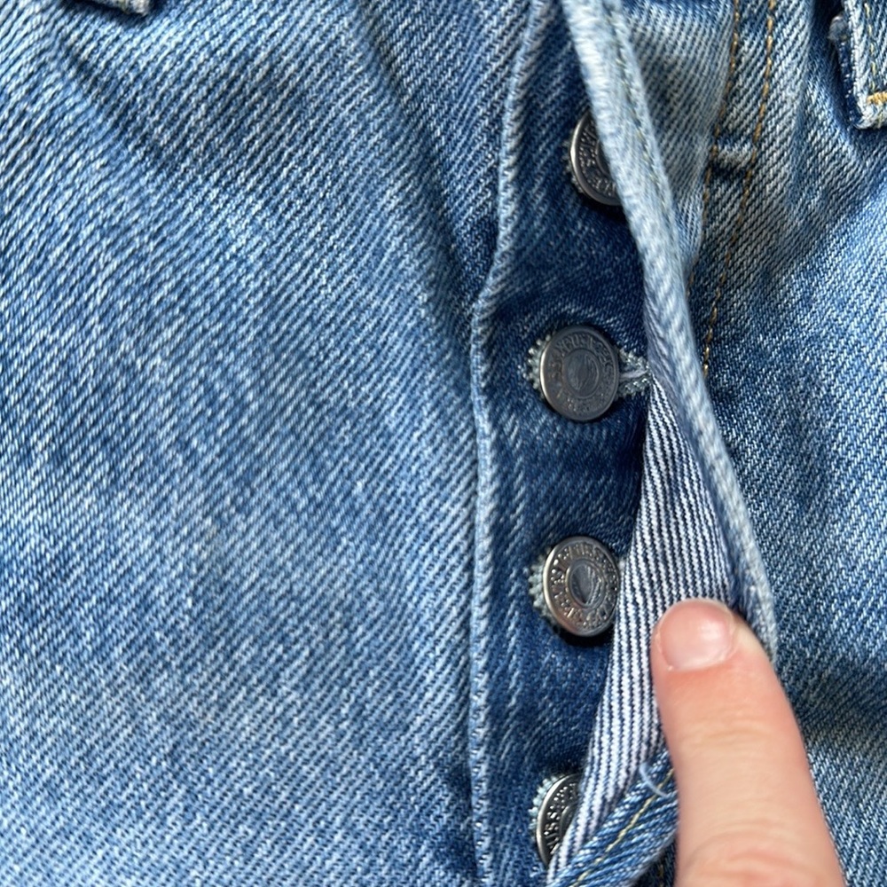 Levi’s 501 High Rise Ripped Jeans - Picture 5 of 9